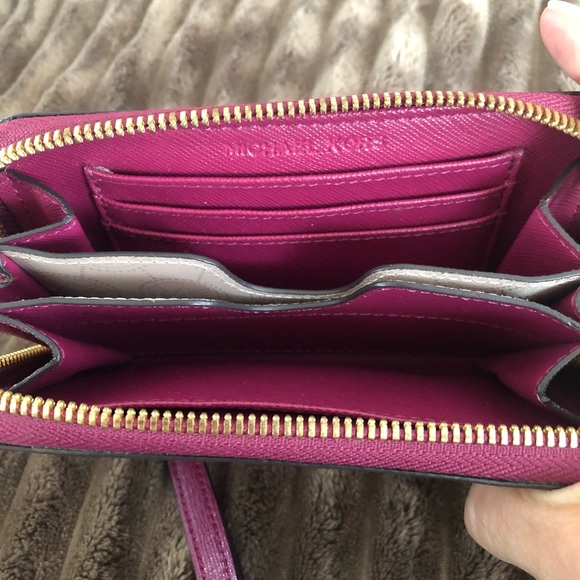 Michael Kors Zip Around Wallet Wristlet - Picture 3 of 6